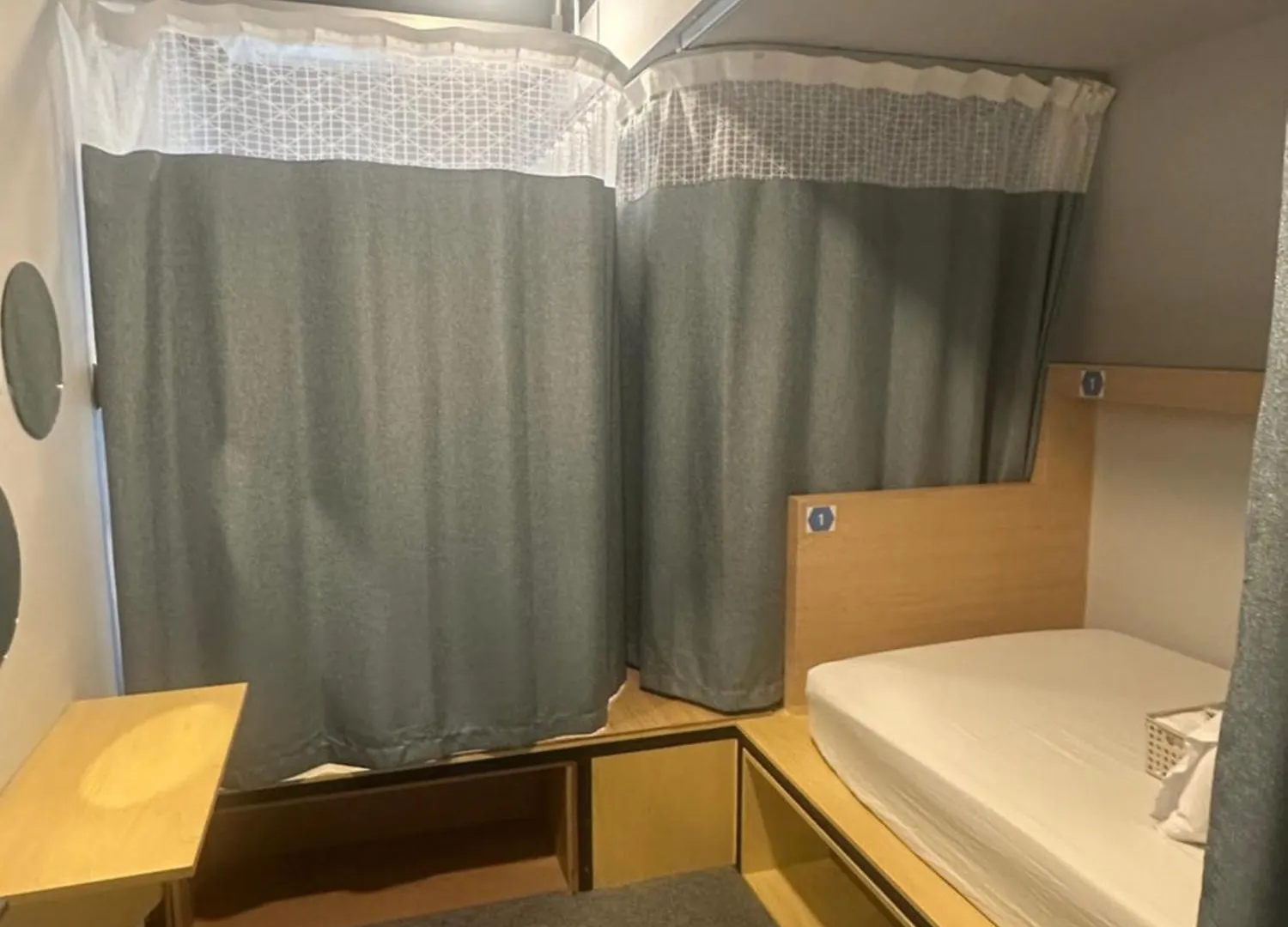 Elephant Hostel Nampo Busan 2*,