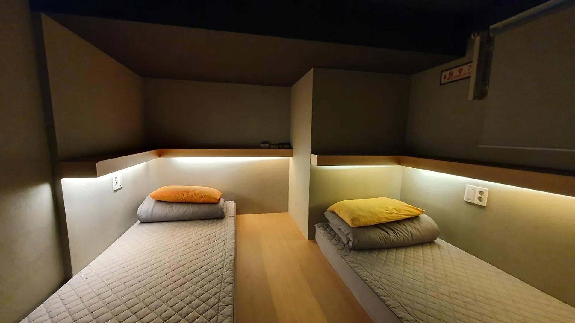 Elephant Hostel Nampo Busan