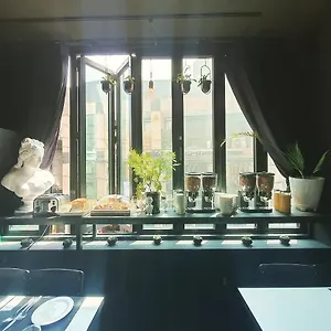 Friendly Dh Naissance Hotel