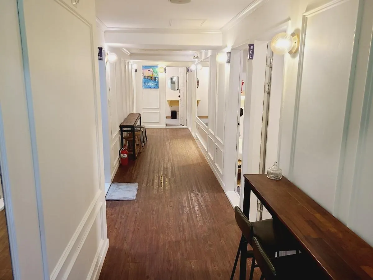 Elephant Hostel Nampo Пусан Гостевой дом