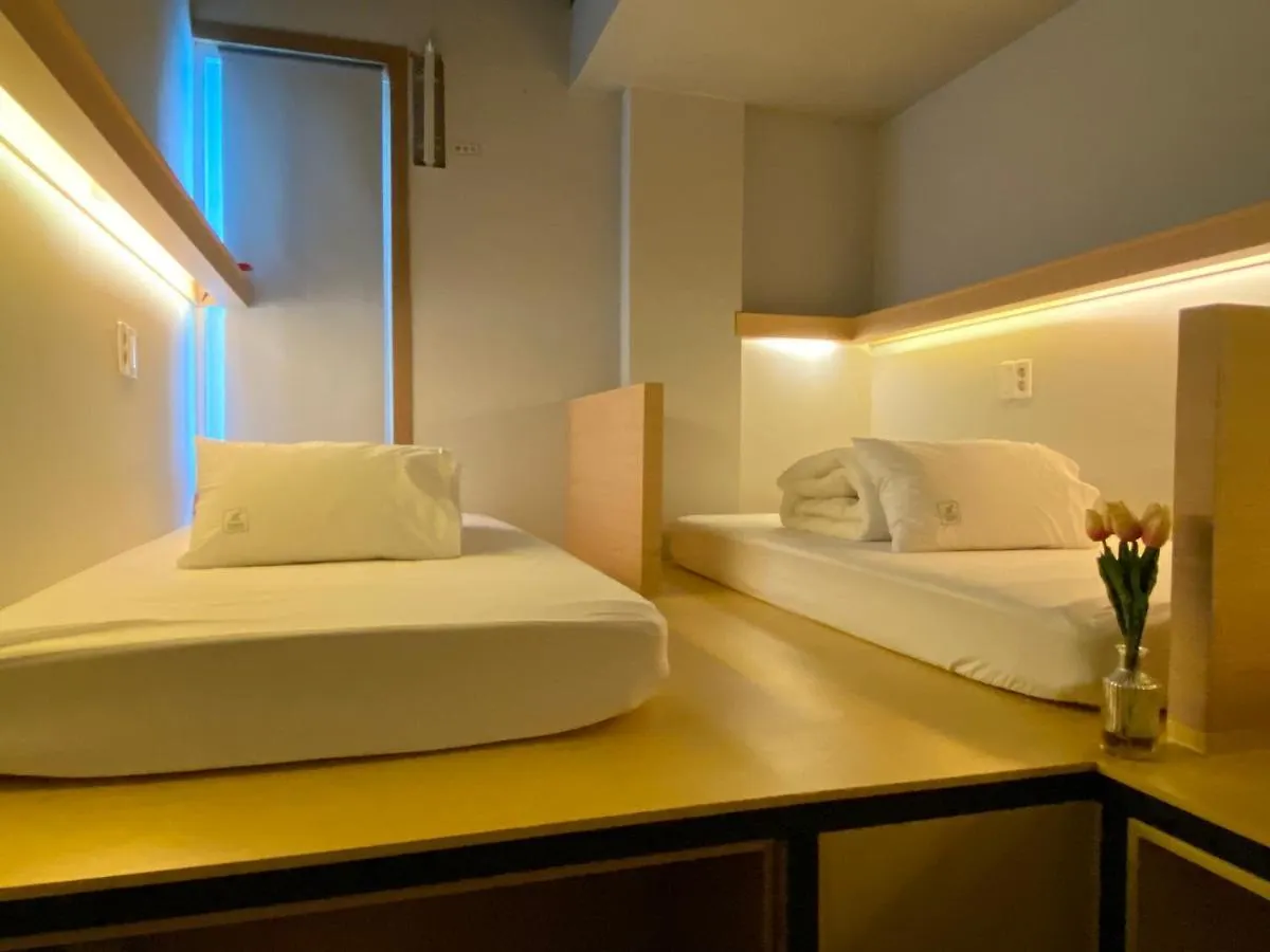 Elephant Hostel Nampo Пусан