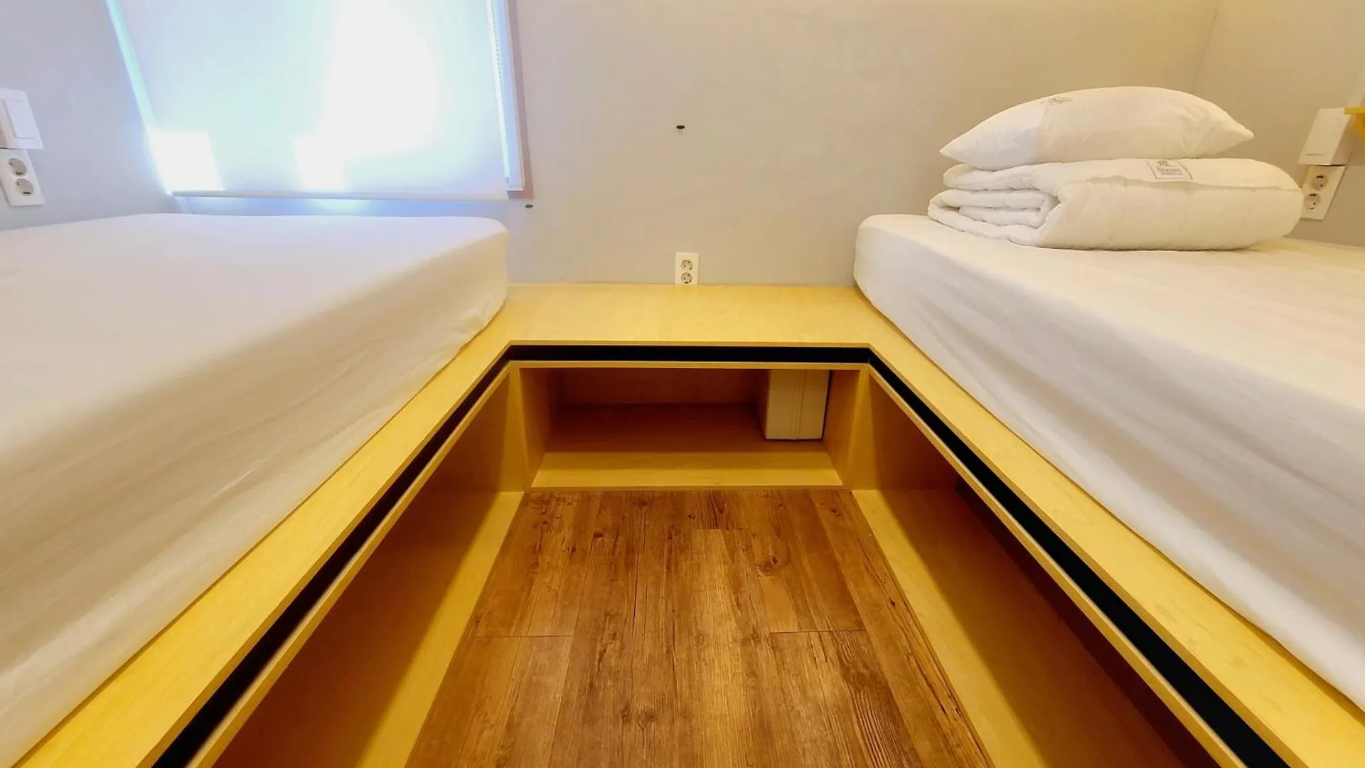 Elephant Hostel Nampo Пусан